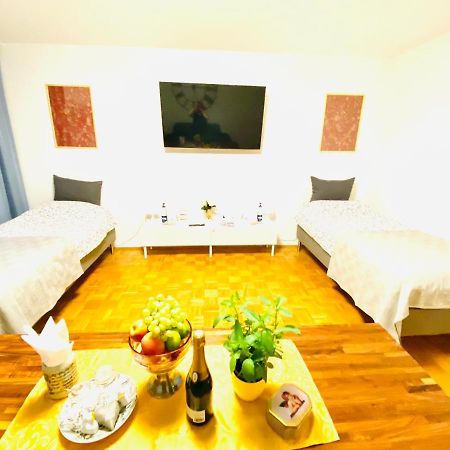 Welcome To Messe!-Two-Bedroom Apartment&Balcony Hannover Exterior photo